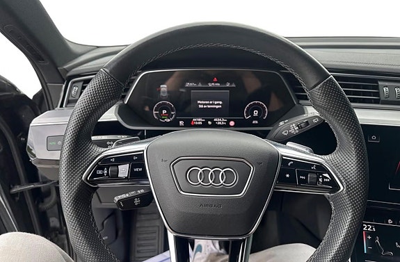 Audi e-tron S 7 of 10