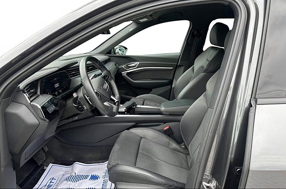 Audi e-tron S 6 of 10