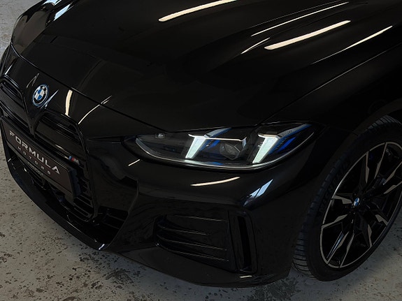 BMW i4 4 of 5