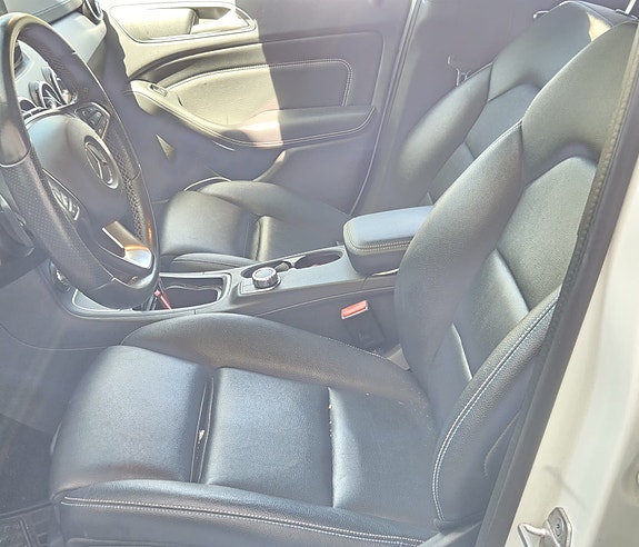 Mercedes-Benz B-Electric 4 of 5