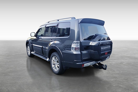 Mitsubishi Pajero 5 of 5