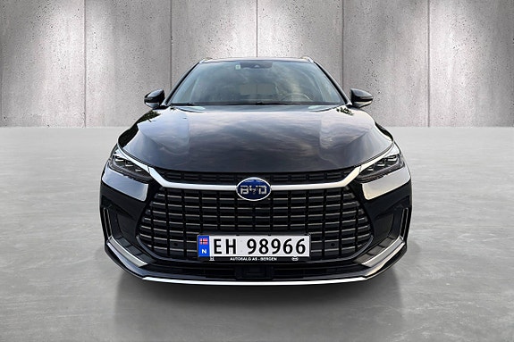 BYD Tang 2 of 5