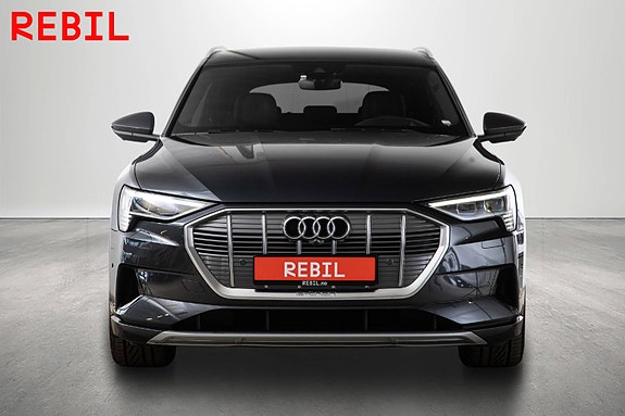 Audi e-tron 3 of 5