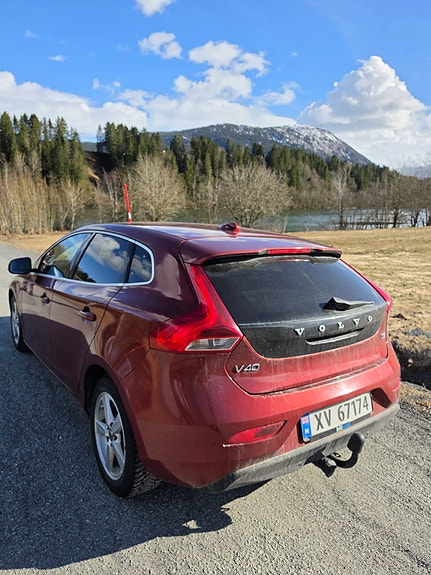 Volvo V40 4 of 5