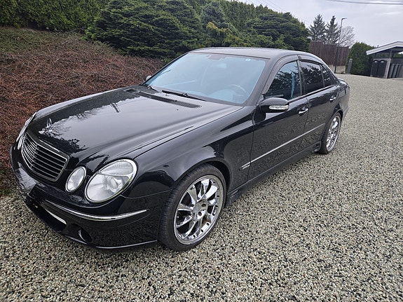 Mercedes-Benz E500 5 of 10