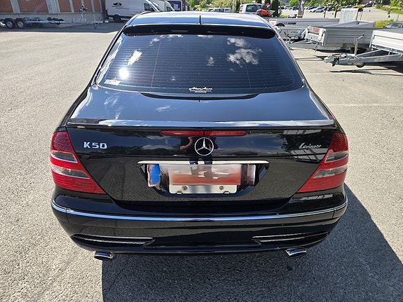 Mercedes-Benz E500 2 of 10