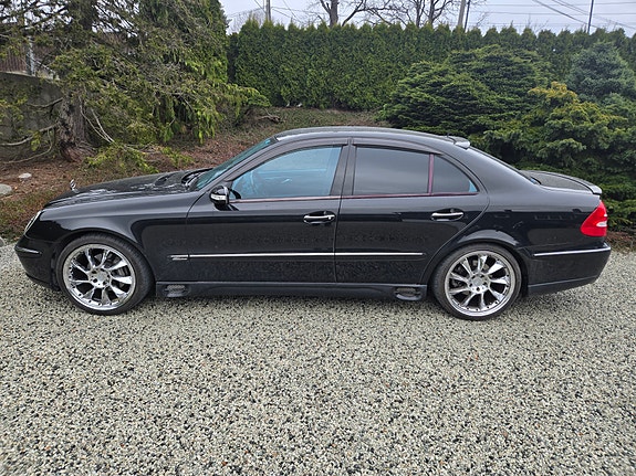 Mercedes-Benz E500 7 of 10