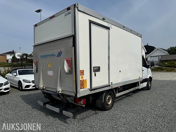 Mercedes-Benz Sprinter 4 of 16