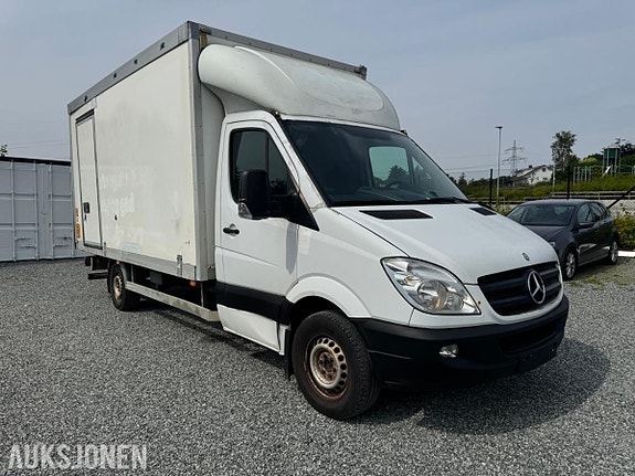 Mercedes-Benz Sprinter 3 of 16