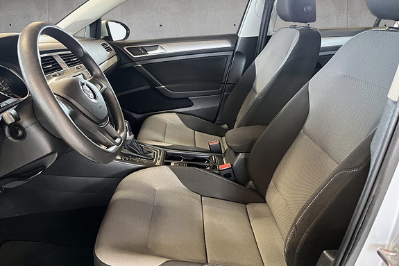 Volkswagen e-Golf VII 9 of 19