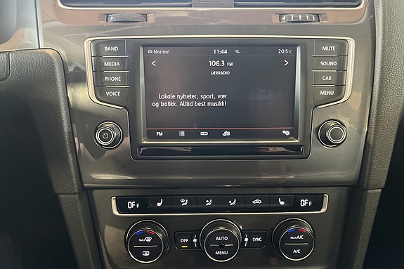 Volkswagen e-Golf VII 12 of 19