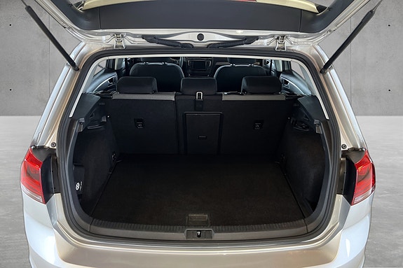 Volkswagen e-Golf VII 18 of 19