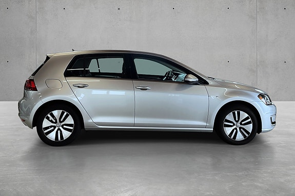 Volkswagen Golf 4 of 5