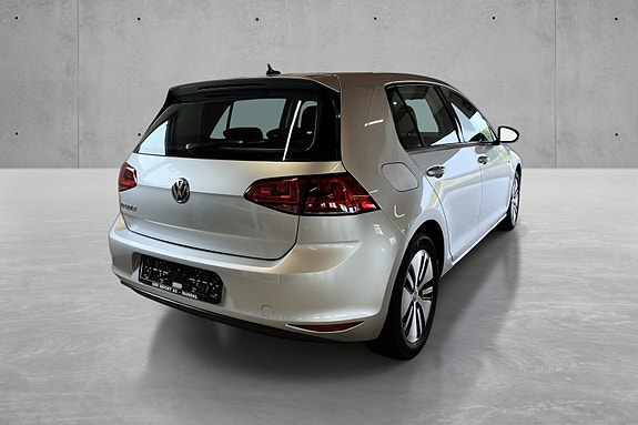 Volkswagen e-Golf VII 6 of 19