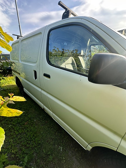 Toyota HiAce 5 of 5