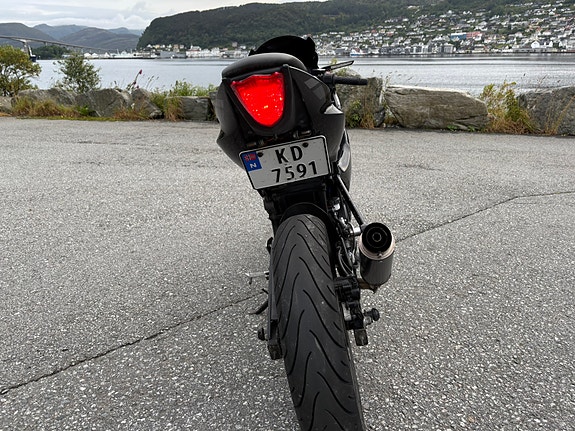 Suzuki GSX-R 125 4 of 8