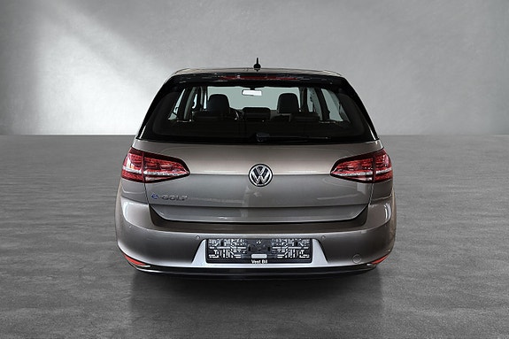 Volkswagen e-Golf VII 4 of 5