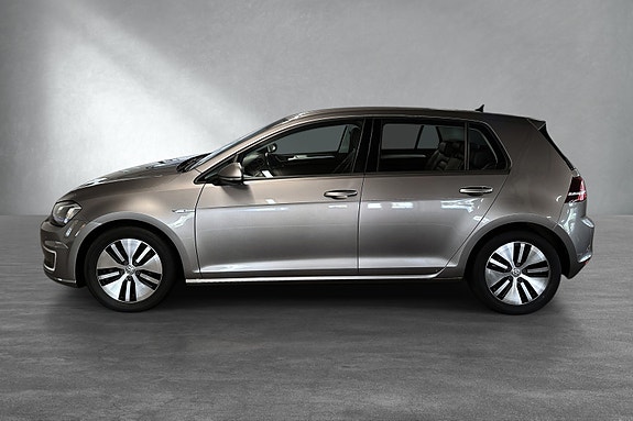 Volkswagen e-Golf VII 2 of 5