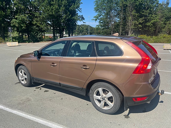 Volvo XC60 3 of 15
