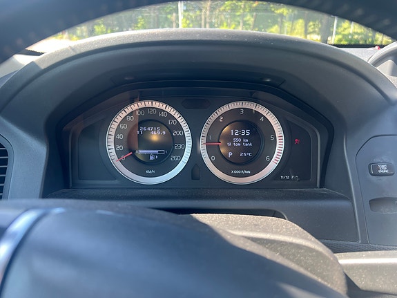Volvo XC60 10 of 15