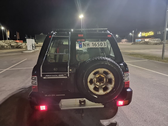 Nissan Patrol 15 of 17