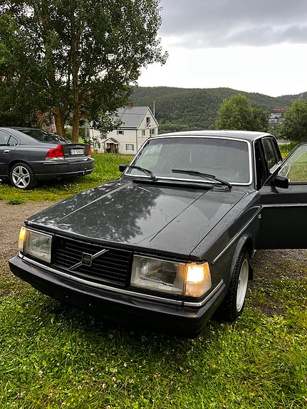 Volvo 244 5 of 5