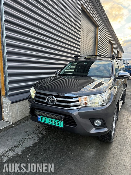 Toyota HiLux 5 of 5