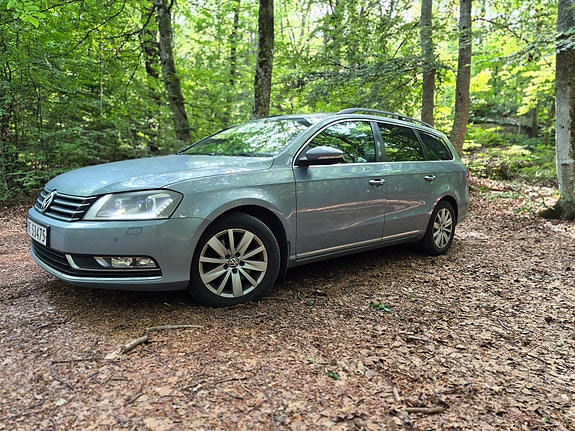 Volkswagen Passat 2 of 5
