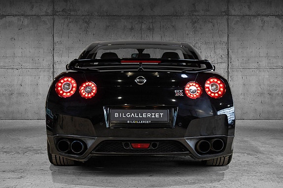 Nissan GT-R 11 of 30