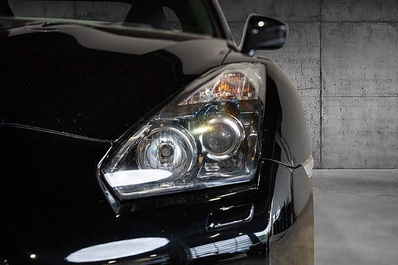 Nissan GT-R 4 of 30