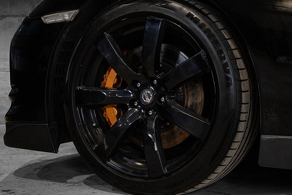 Nissan GT-R 6 of 30