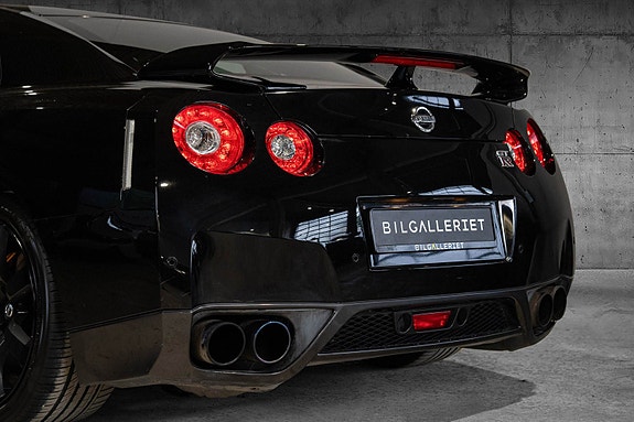 Nissan GT-R 9 of 30