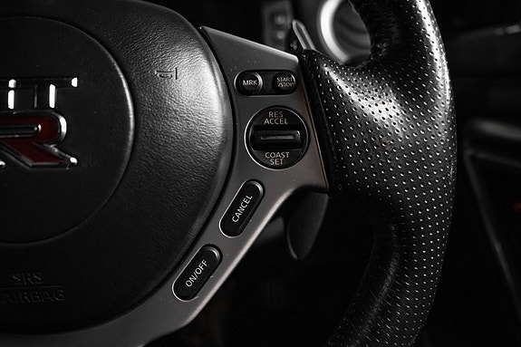 Nissan GT-R 19 of 30