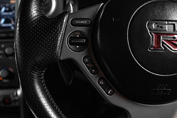 Nissan GT-R 18 of 30