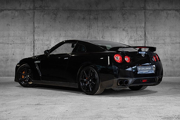 Nissan GT-R 8 of 30