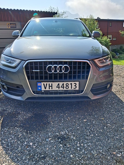 Audi Q3 2 of 9