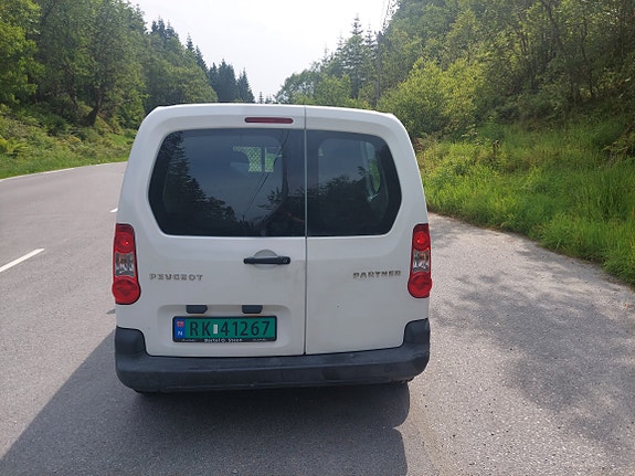 Peugeot Partner 3 of 5