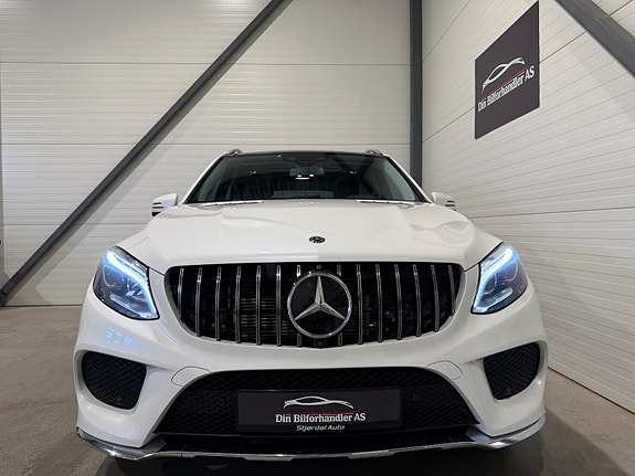 Mercedes-Benz GLE500 e 4 of 5