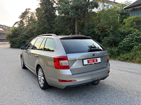 Skoda Octavia 3 of 5