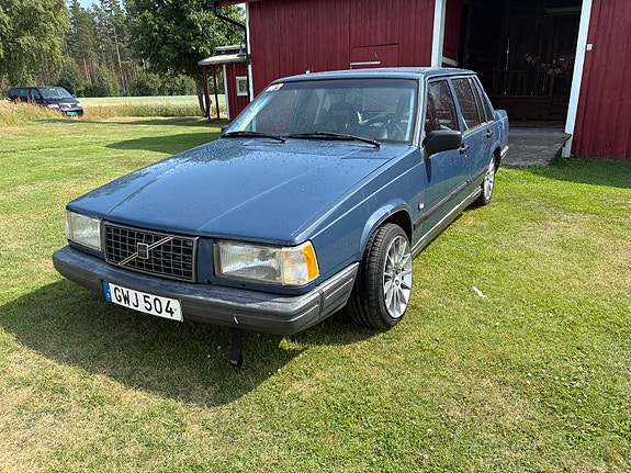 Volvo 740 2 of 5
