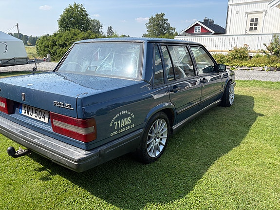 Volvo 740 4 of 5