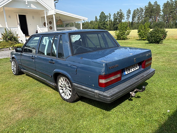 Volvo 740 3 of 5