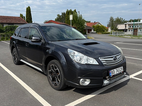 Subaru Outback 4 of 5