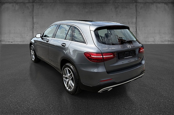 Mercedes-Benz GLC350 e 4 of 5