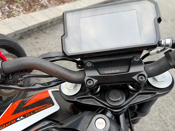 KTM 390 Duke 8 of 12