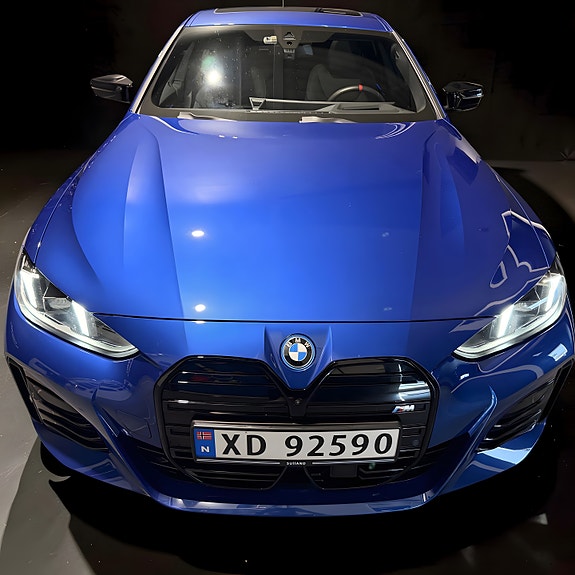 BMW i4 3 of 5
