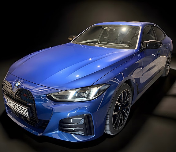 BMW i4 4 of 5