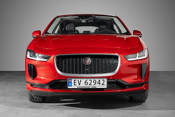 Jaguar I-PACE 3 of 5