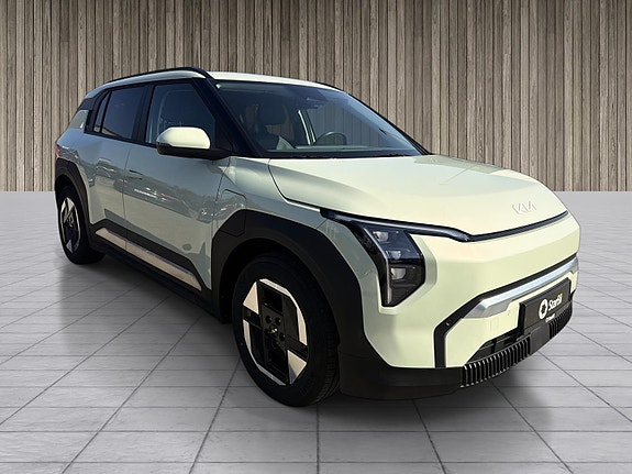 Kia EV3 3 of 5