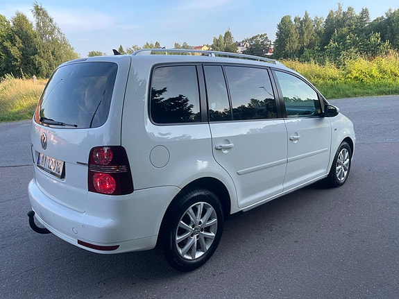Volkswagen Touran 5 of 5